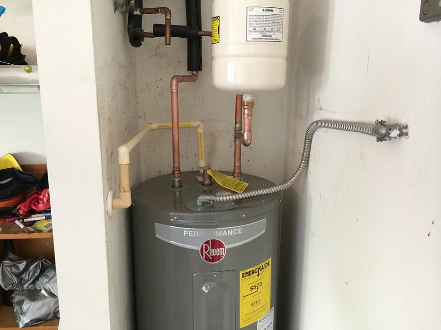 Een expansievat biedt ruimte voor dit uitzettende water
