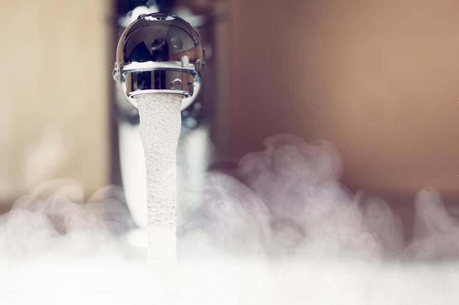 Creëert een lus die het water in de warmwaterleidingen langzaam