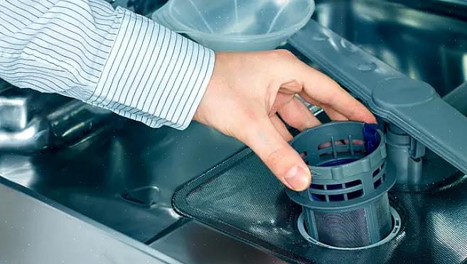 Controleer de afvoerslang van de vaatwasser