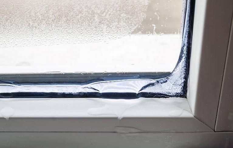De randen van de glasruiten in dubbele of driedubbele beglazing IGU-ramen zijn ingebed