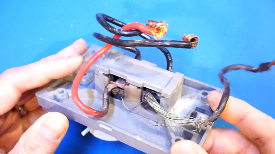 Het snoer van uw elektrische droger heet worden