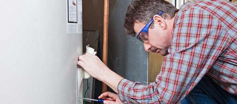 In een elektrische boiler is het onderste verwarmingselement het werkpaard