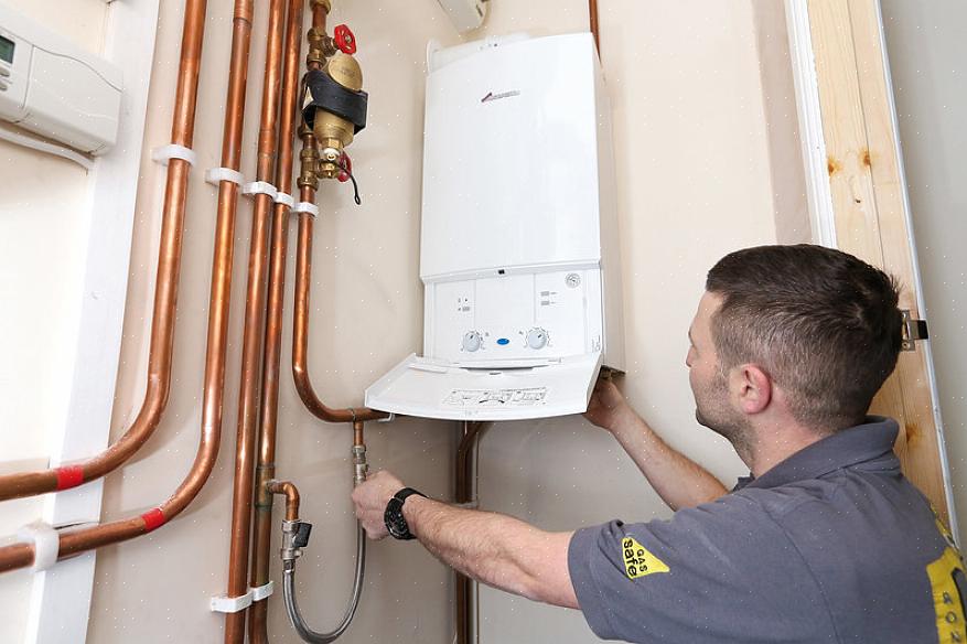 Elektrische boilers gebruiken een vermogen van 120 of 240 volt (240 volt komt vaker voor) om metalen