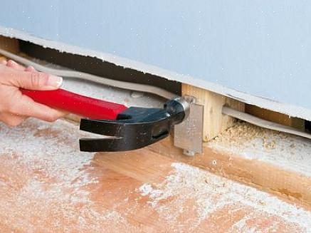 Wikkel vervolgens een aantal lussen elektrische tape om de draden